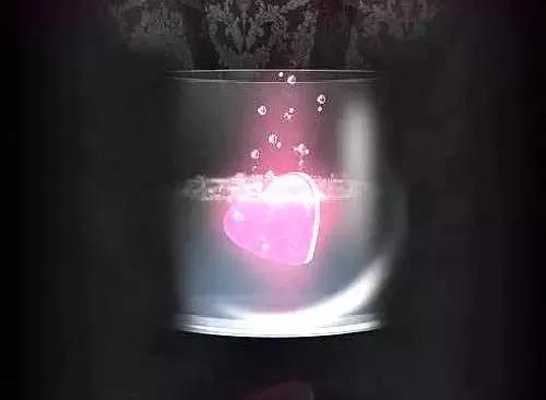 一个半年不理你的人突然联系你,一个人几天不理你突然又联系