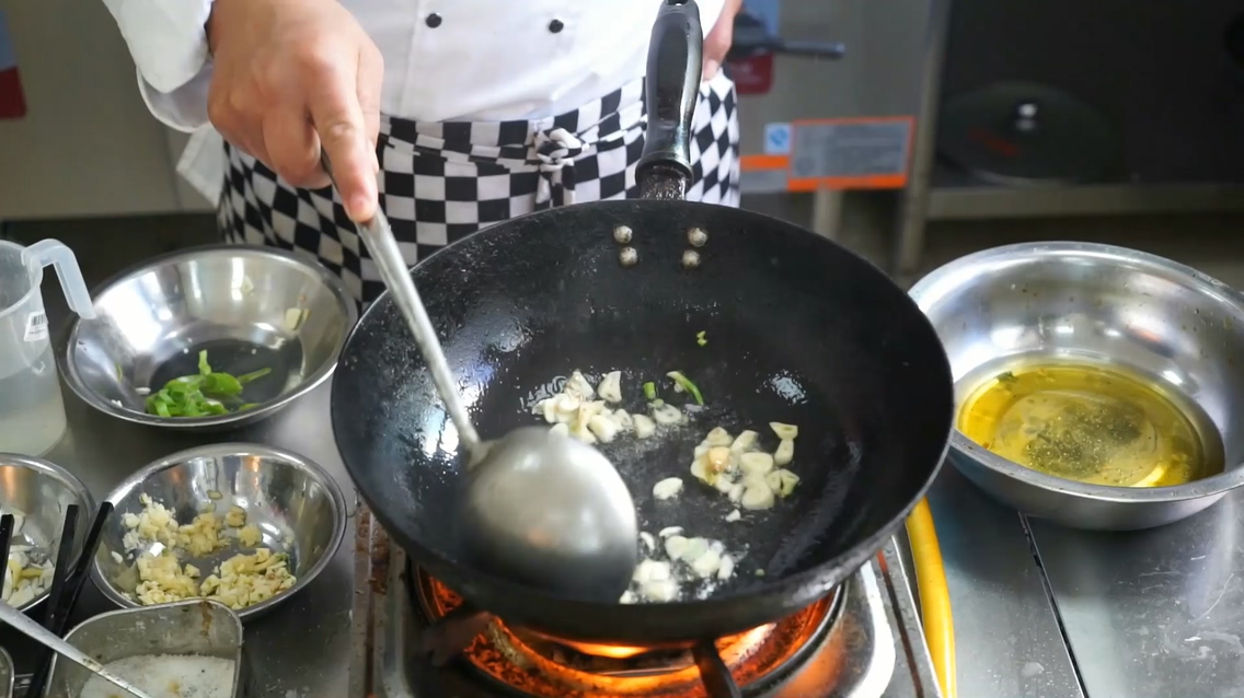 家常溜豆腐的做法,溜豆腐丸子的家常做法视频