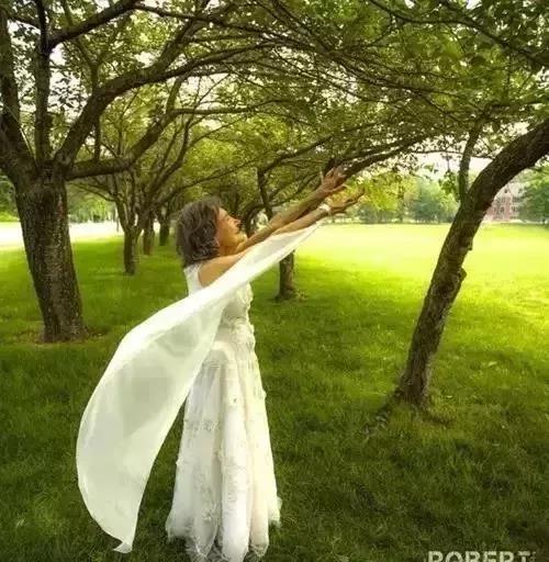 世界最小年龄的瑜伽教练,世界最年长瑜伽老师