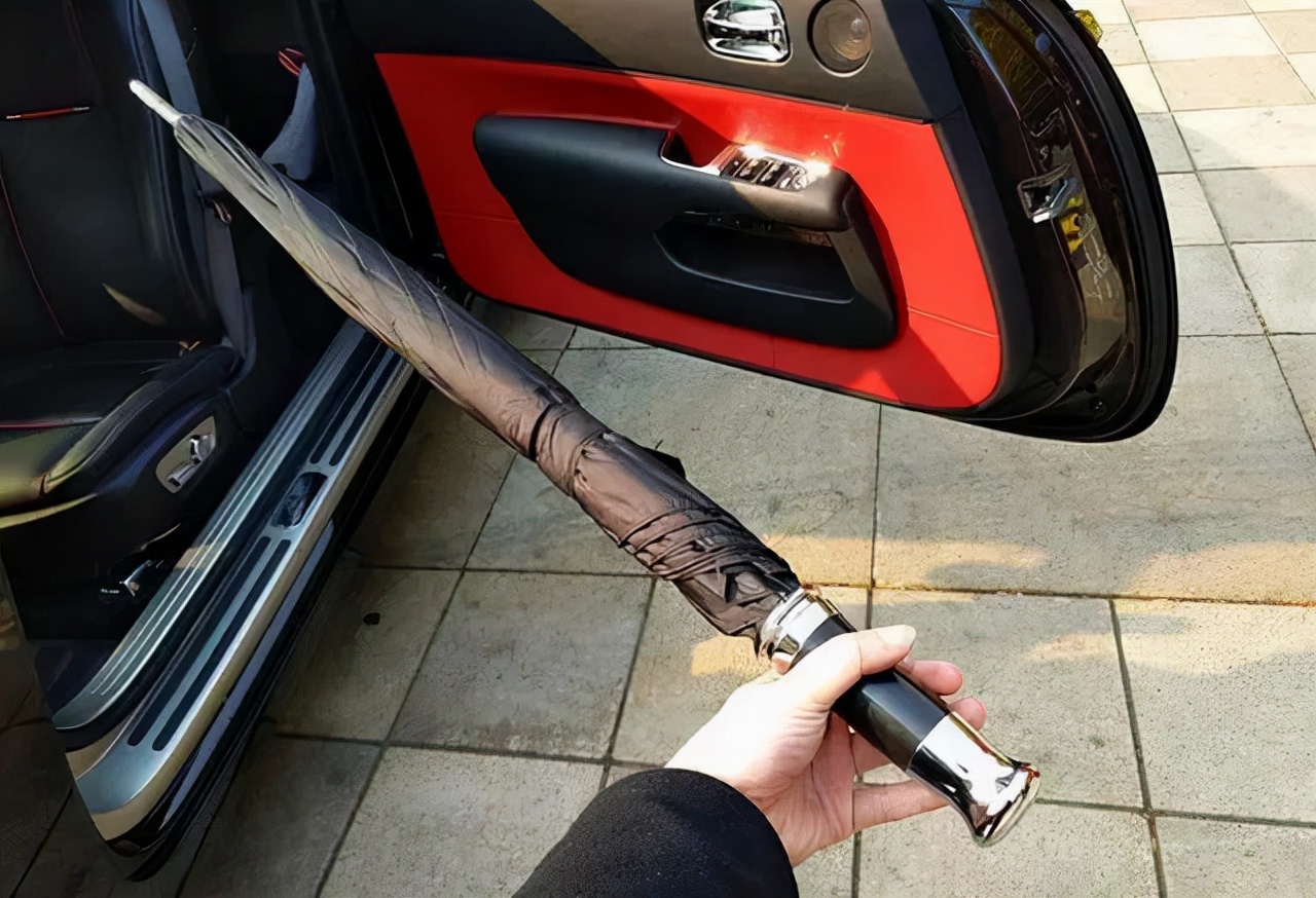 晚晚林瀚劳斯莱斯宣传片原视频,晚晚和林瀚劳斯莱斯代言视频