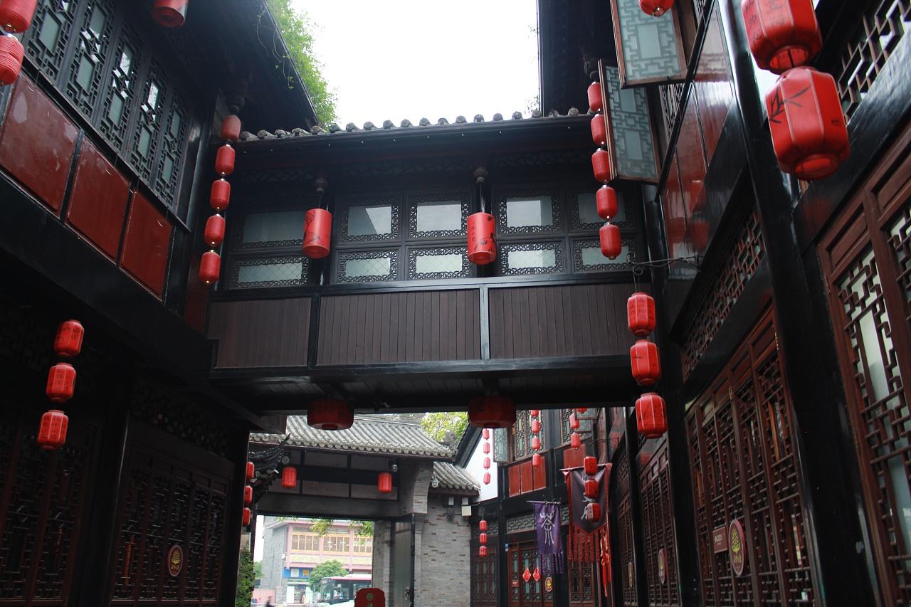 锦里和锦里古街有什么区别,锦里古街在哪里呢