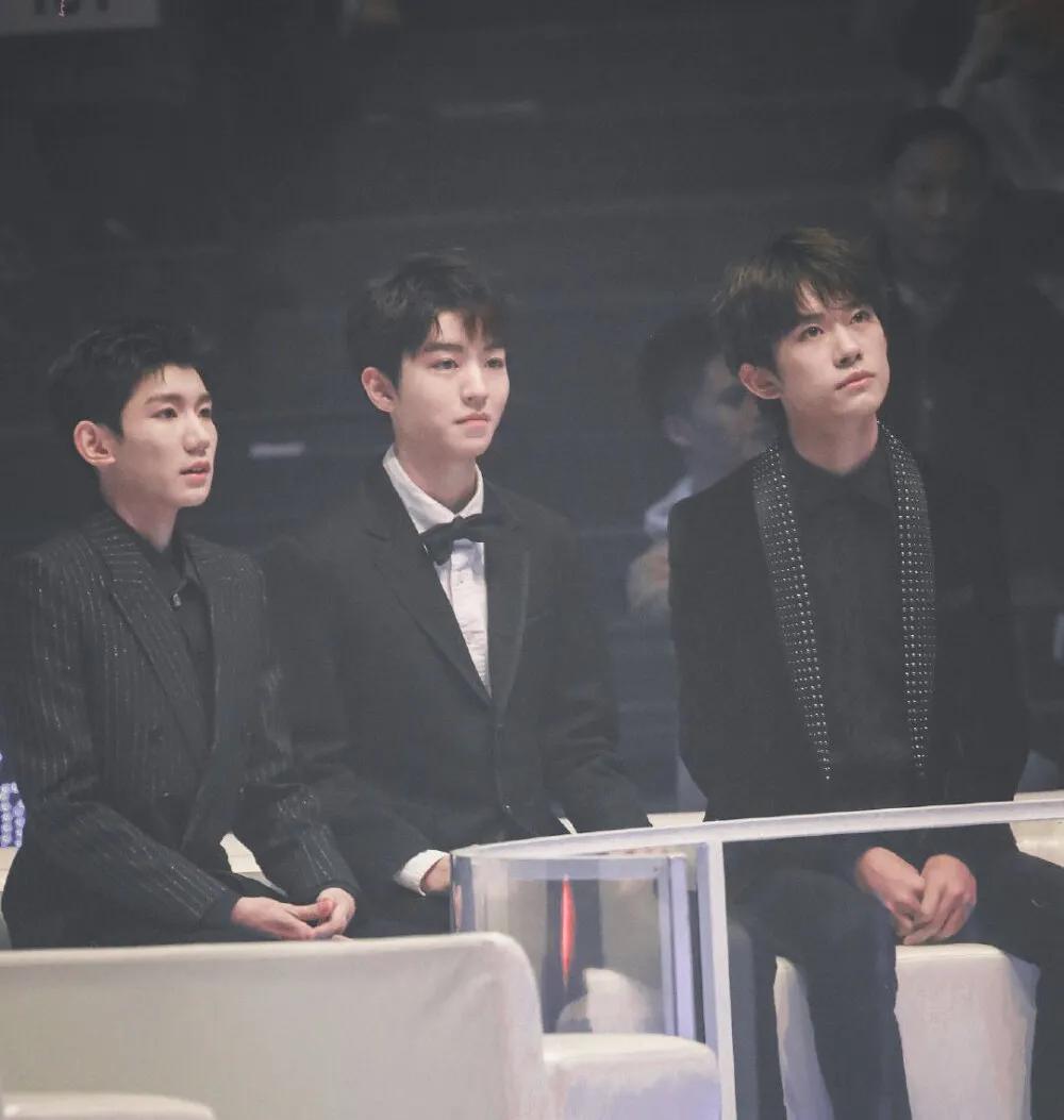 找好看高清的爱豆头像,那些爱豆头像都是在哪来的