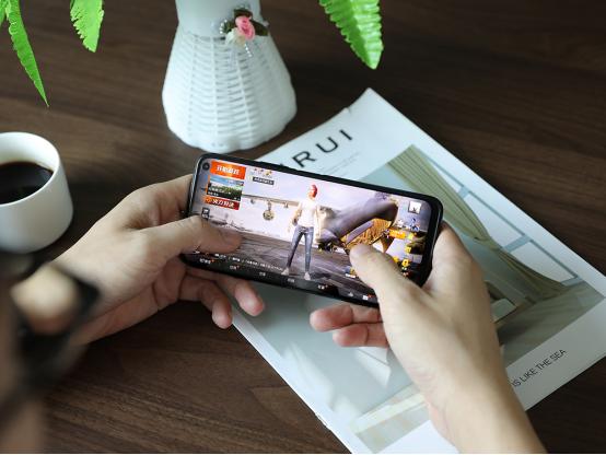 iqooz1评测游戏视频,iqooz1天玑1000plus有多强