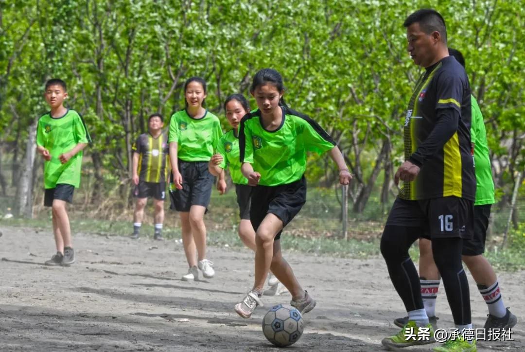 鍏崇埍鐣欏畧鍎跨鐖卞績璧拌繘鏍″洯,鐖卞績浜哄＋娣卞叆鏍″洯鍏崇埍鐣欏畧鍎跨