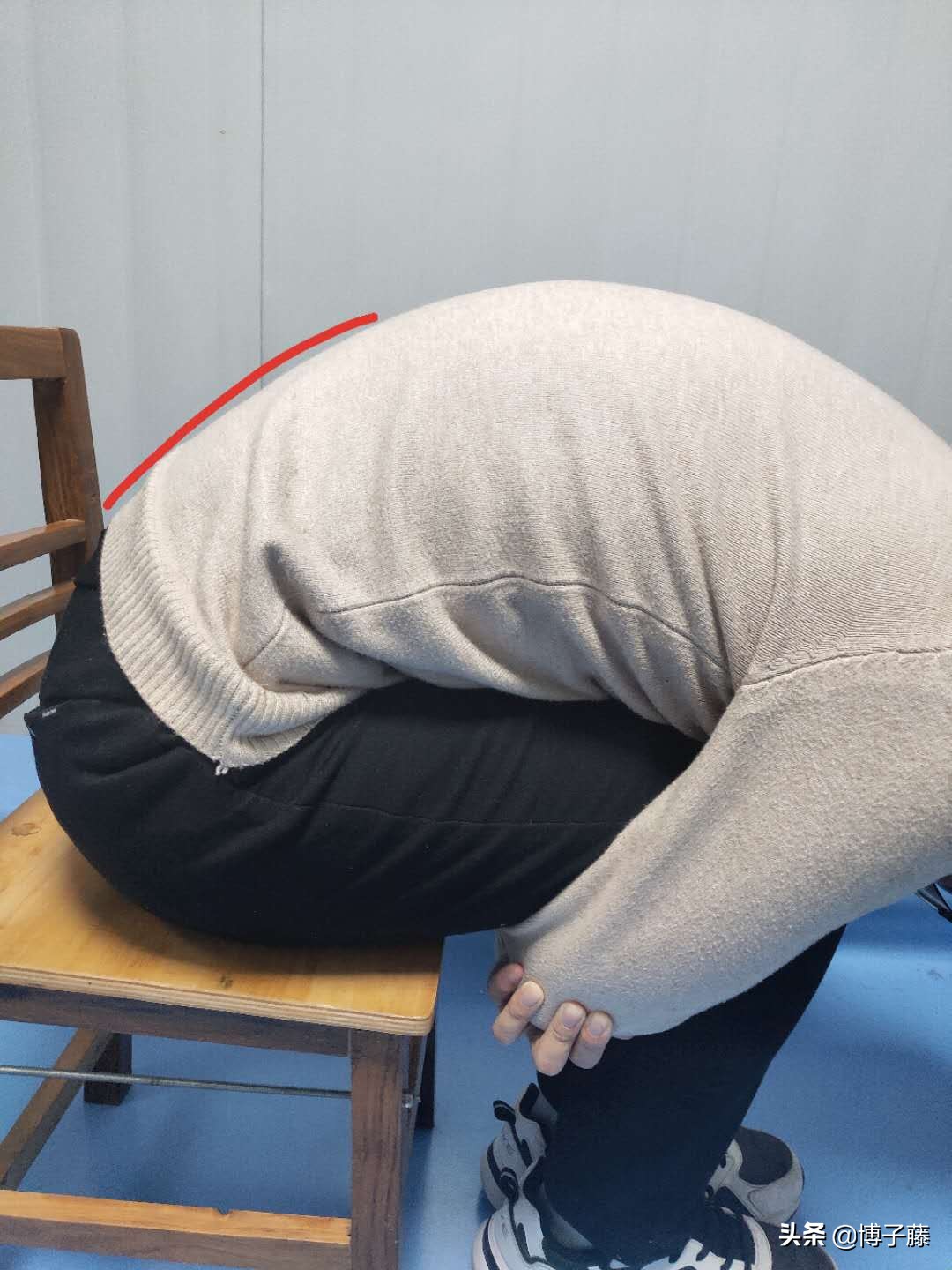 呼吸时腰两侧有疼痛,呼吸时腰痛是什么原因引起的