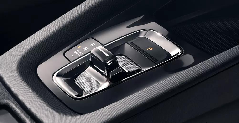 斯柯达明锐pro豪华版视频驾驶感受,斯柯达明锐pro对比朗逸应该怎么选