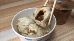 牛肉包子、热干面和豆皮，寻找传说中的武汉老武锅“三大金刚”