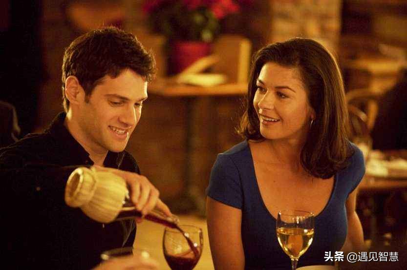 为什么魏大勋谈姐弟恋,魏大勋为啥总是姐弟恋