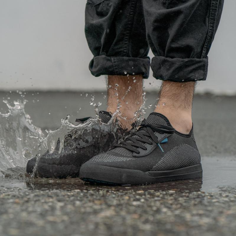 男款下雨防水鞋怎么样好穿,男士防风防水秋季服饰