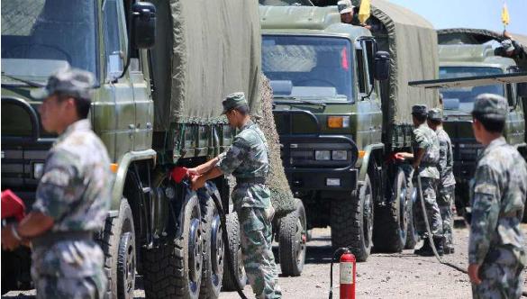 为啥*用军**车都用柴油机，而不用汽油机呢？4个特点汽油机无法相比