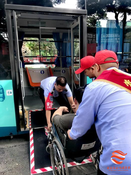 西安投入30辆无障碍公交,西安投运30辆无障碍公交