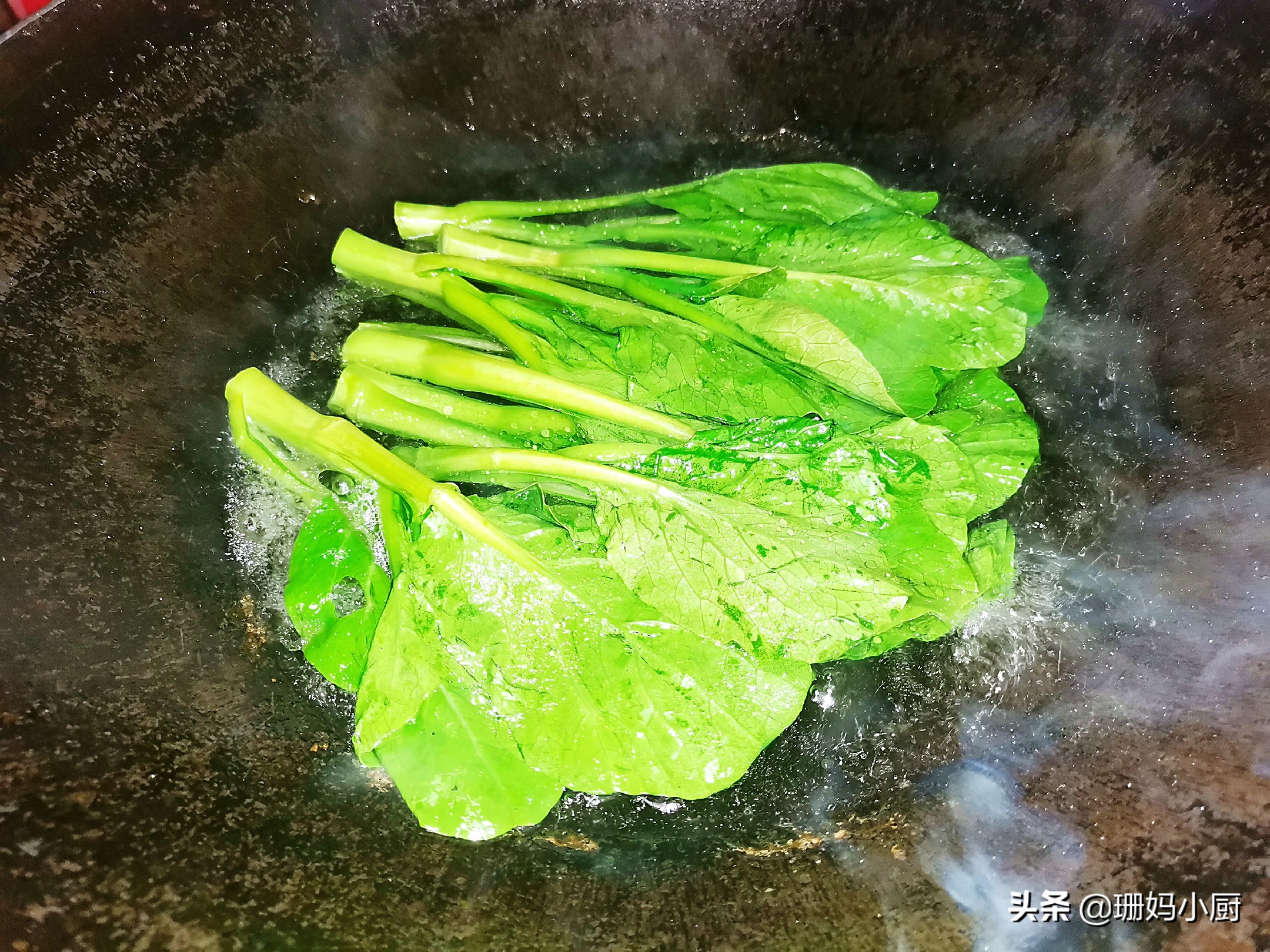 青菜焯水如何保持青绿,青菜焯水正确方法