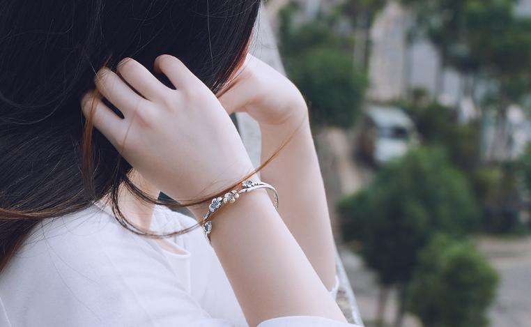 银的真假怎么鉴别,银镯子怎么鉴别真假