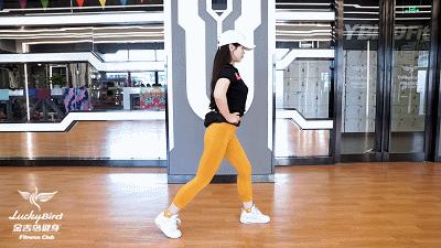 健身小贴士四个动作练出马甲线,徒手深蹲怎么样才能练出马甲线