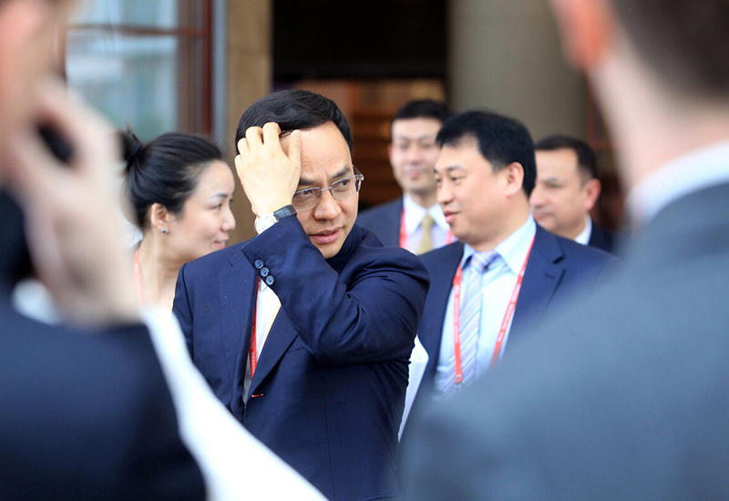 刚当首富三个月，千亿王国就崩了，最惨中国首富真是个大忽悠？