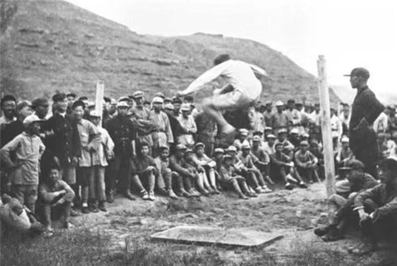 和红军有关的运动会主题,土地革命时的红军