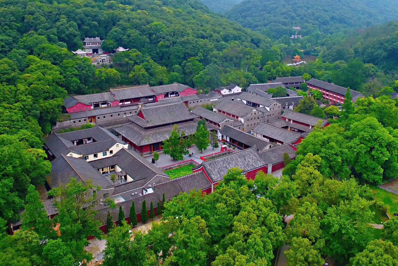 玉泉寺关公显圣,关公玉泉山显圣神像
