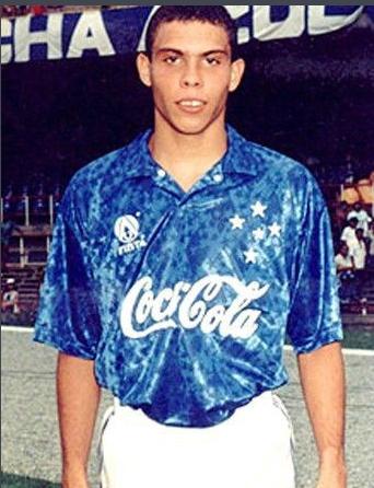 外星人罗纳尔多现在照片,外星人罗纳尔多传球