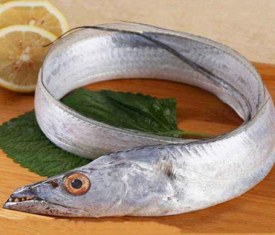 刀鱼从60块钱一斤,跌至3块钱一斤,消费者:再便宜也买不起