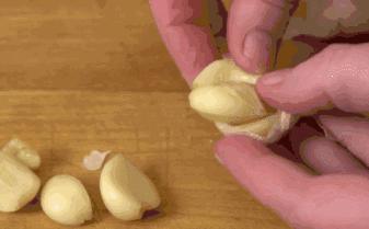 一场来自蒜味的持久战，每一个吃蒜星人不知道的事（菲李漫画）