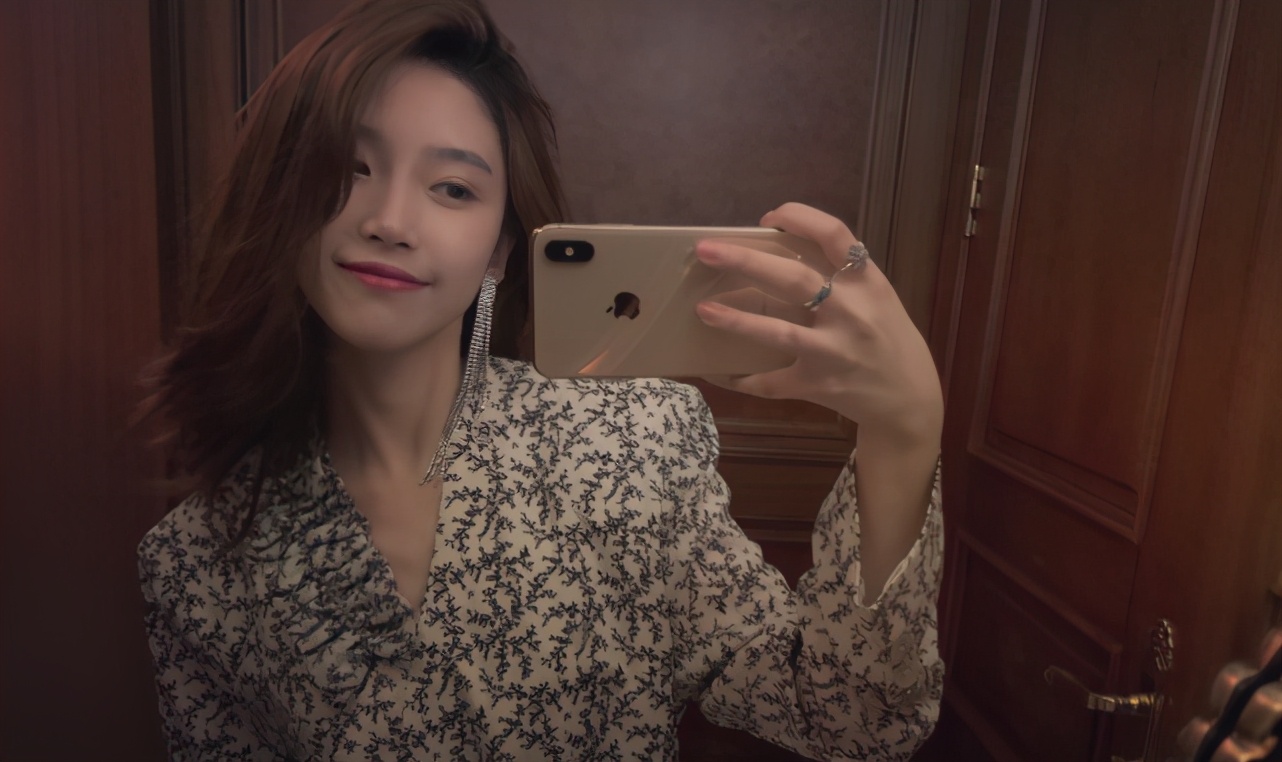 半藏森林原来还是位资深玩家?因吃鸡账号被盗,线下“苦练射击”