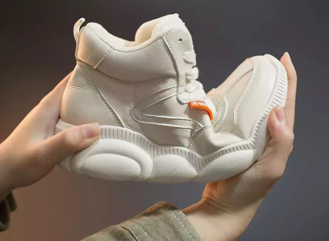 又好看又显高的鞋子,今年最火的鞋子时髦又高级