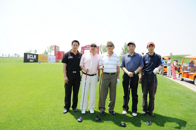 *震王**之子王军：跨行从商、不计得失建鸟巢，退休后大胆投资*疆新**