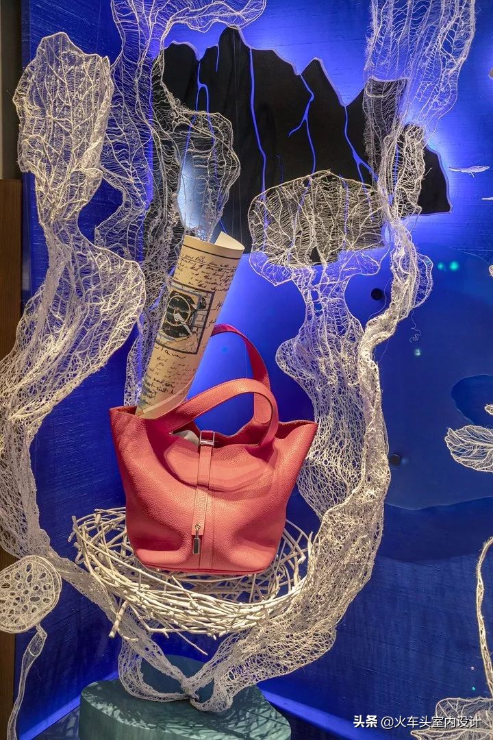 爱马仕2023橱窗设计最新款,爱马仕2022橱窗设计效果图