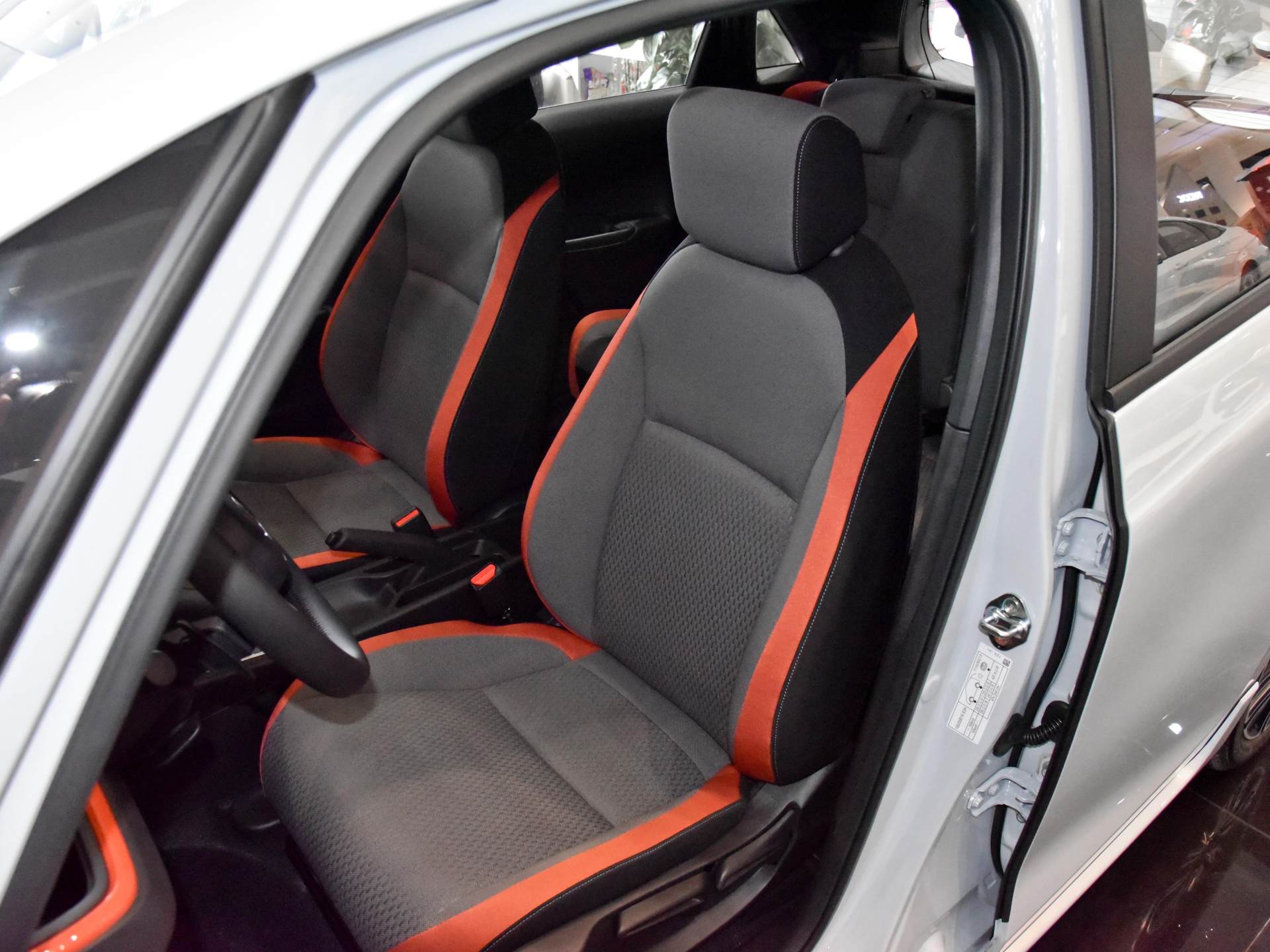 便宜又省油的小钢炮飞度,便宜日系省油代步家用车推荐