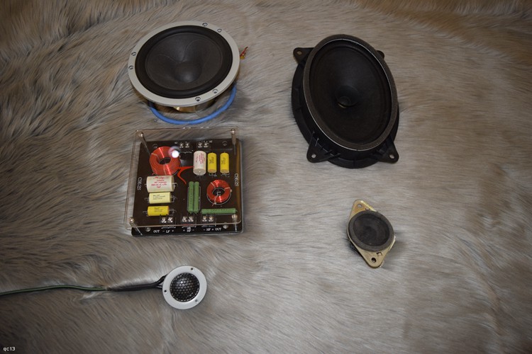 美妙音乐，沁人心扉：丰田兰德酷路泽改装绅士宝音响，昆明发烧友