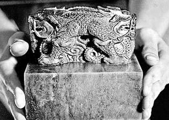 和氏璧长什么样又是怎么做的,和氏璧是怎样的形状