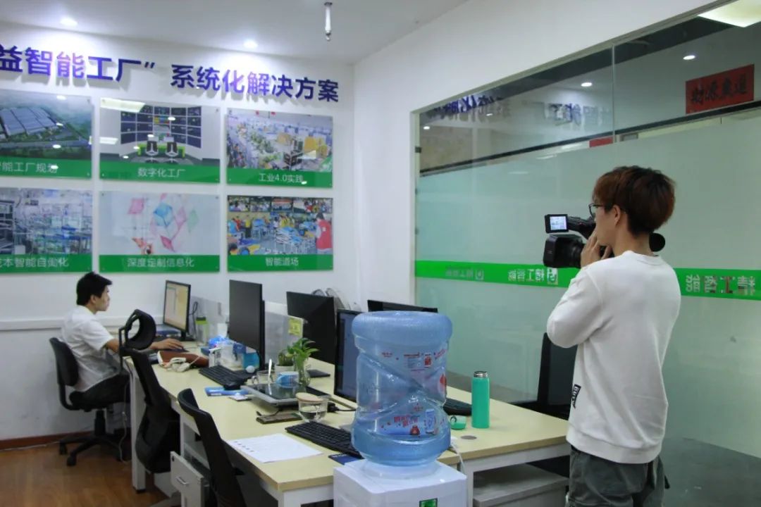 智造界“传奇”|精工智能接受凤凰网媒体采访