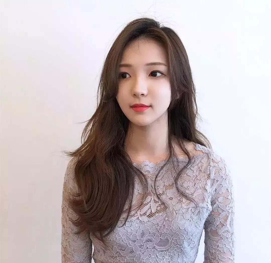 大脸国字脸适合的短发发型,大脸妹子最适合的四款发型