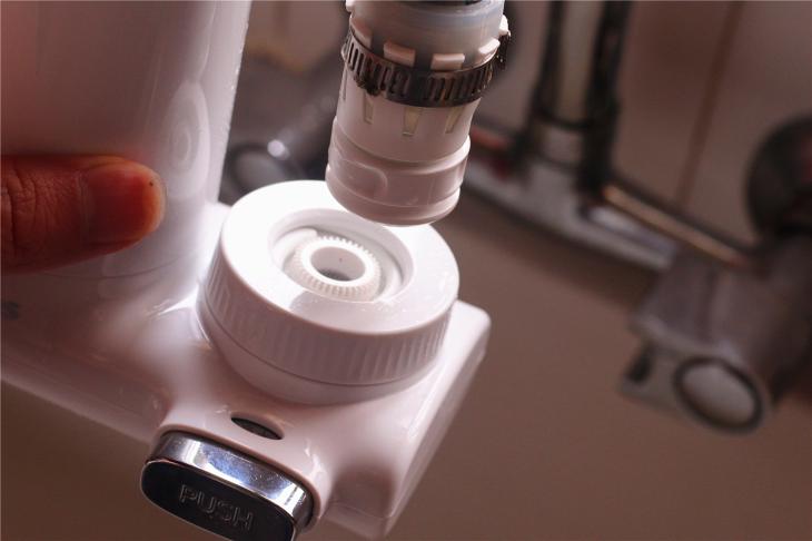 净水器龙头怎么能安装防溅水龙头,电控净水器水龙头可改机械龙头吗