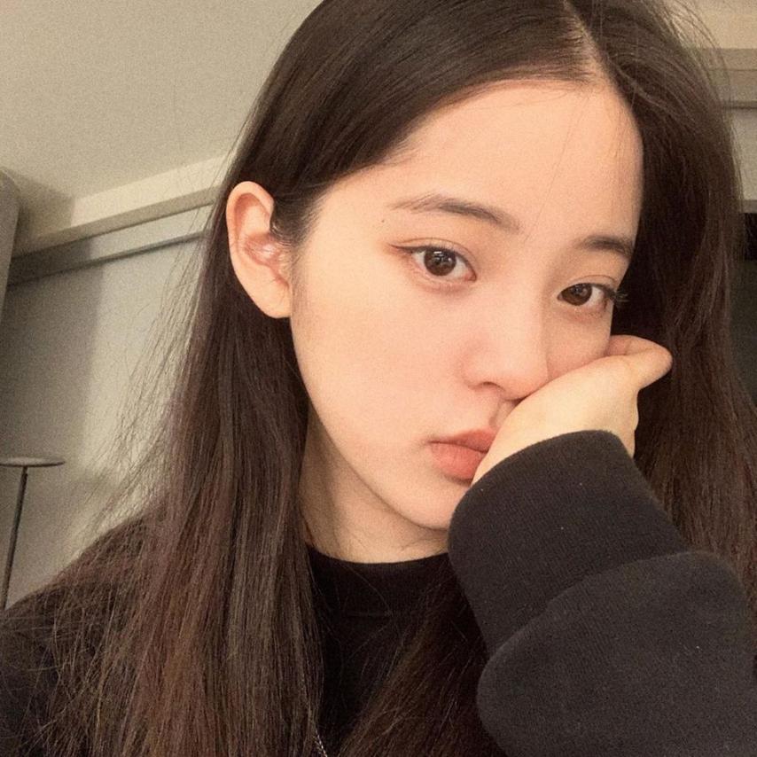 欧阳娜娜随手晒的面膜，一周卖出3万盒，网友：用完肌肤白里透红