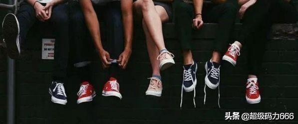 李宁飞织透气轻便跑步鞋,李宁飞织板鞋