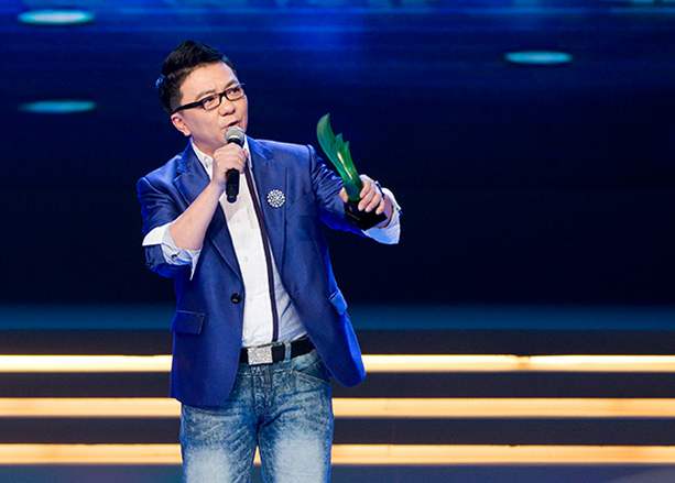 面对困境董宇辉说的话,解说员董路简介