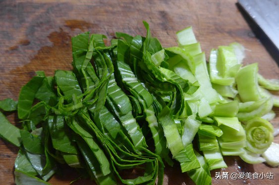 包子青菜蒸完之后怎么发黄,青菜包如何让青菜蒸出来绿