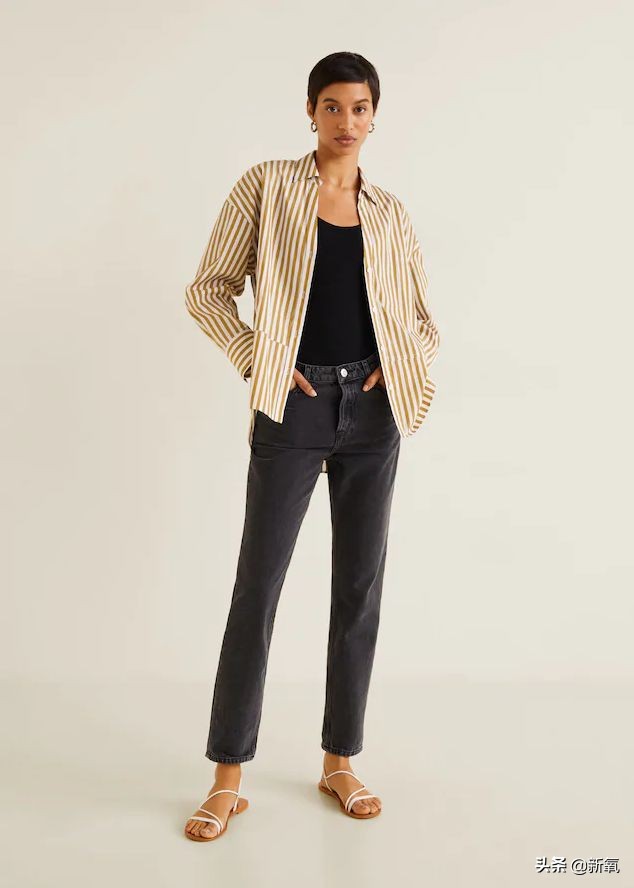 刘雯露腰全身照,刘雯晒出一组美照着绿色露腰上衣