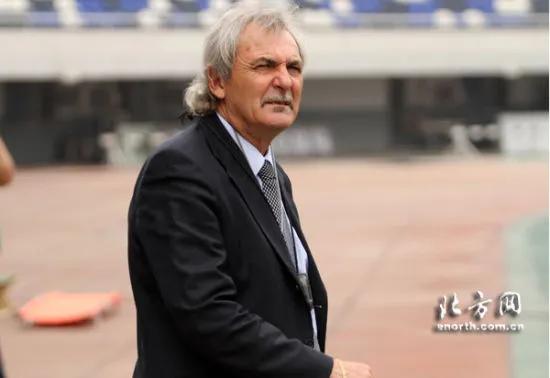 还记得“老好人”内尔松吗？将曹阳提拔到一线队的他想回来了