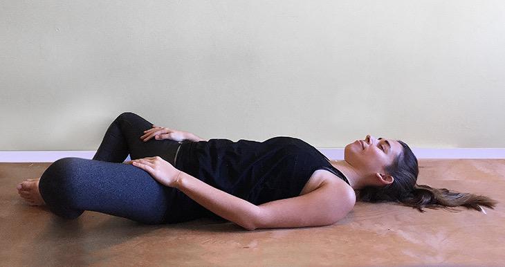 经期延迟,脸冒痘痘,应该是内分泌问题,试试这几个瑜伽体式