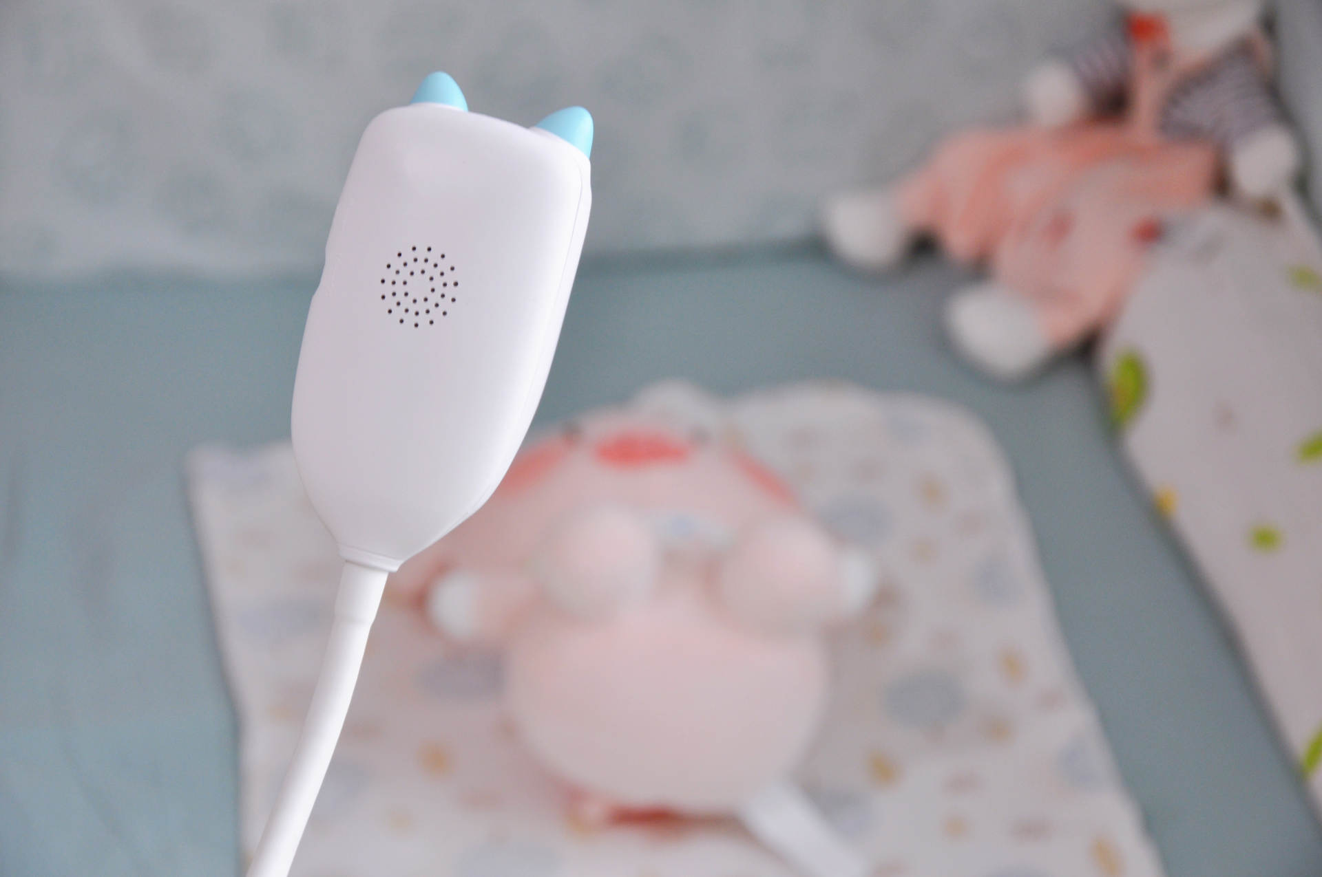 帮你随时随地、无时无刻的陪在宝宝左右，xiaovv婴儿监护器