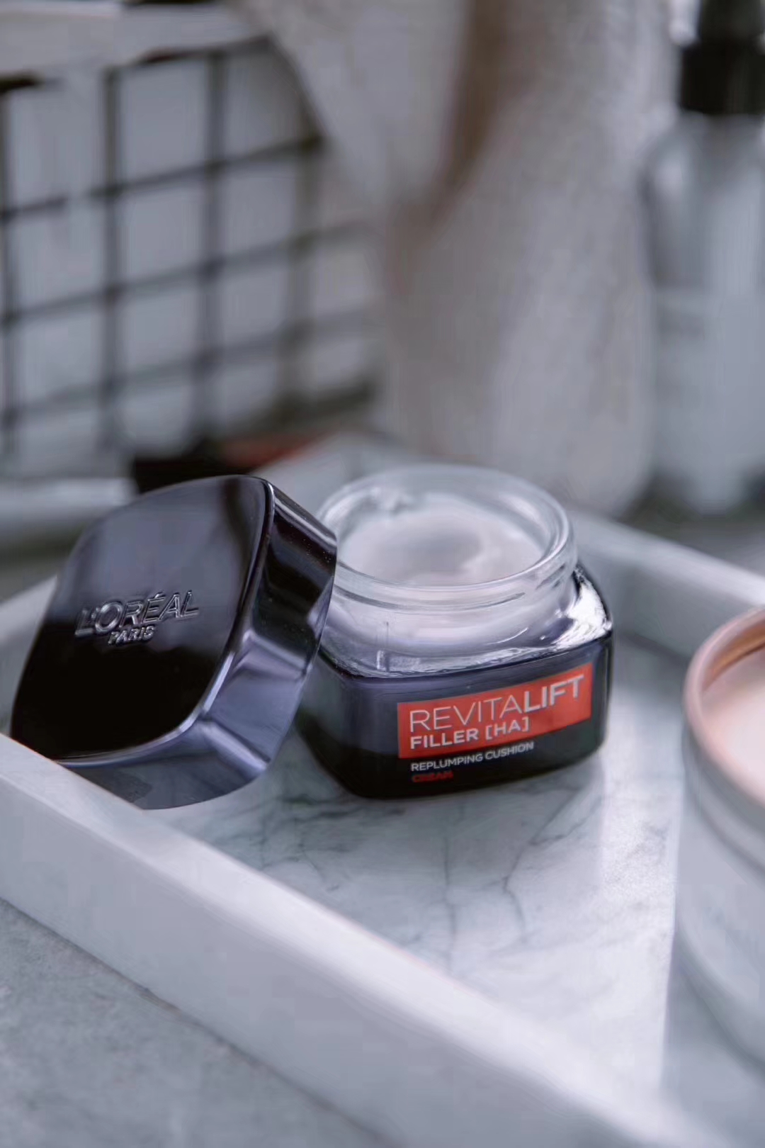 修复面部细纹用什么护肤品,脸部有细纹用什么产品才好呢