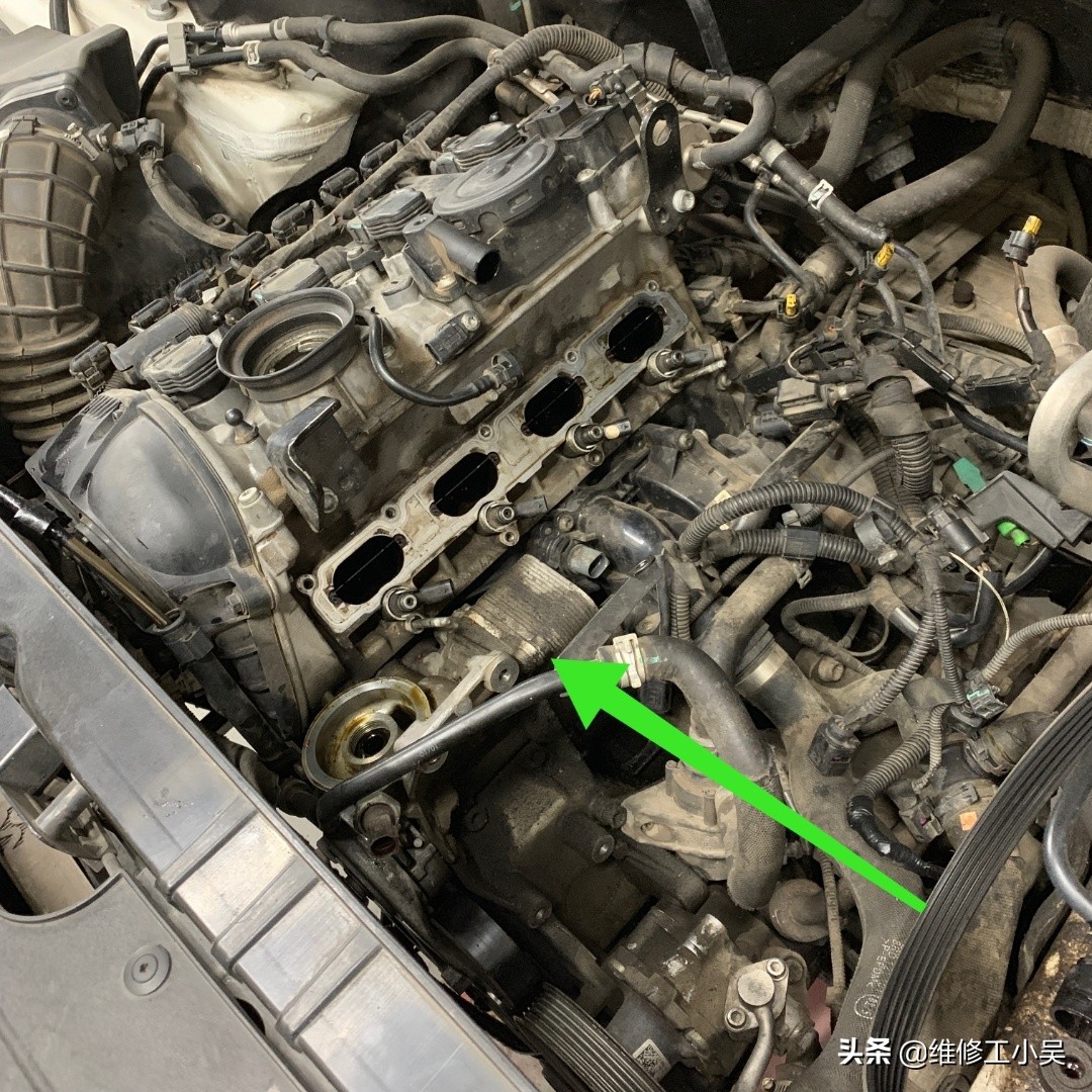 奥迪机油一直没换可以吗,奥迪提示机油不足可以直接加么