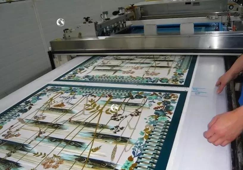 爱马仕丝巾90的一条多少钱,爱马仕400元一支