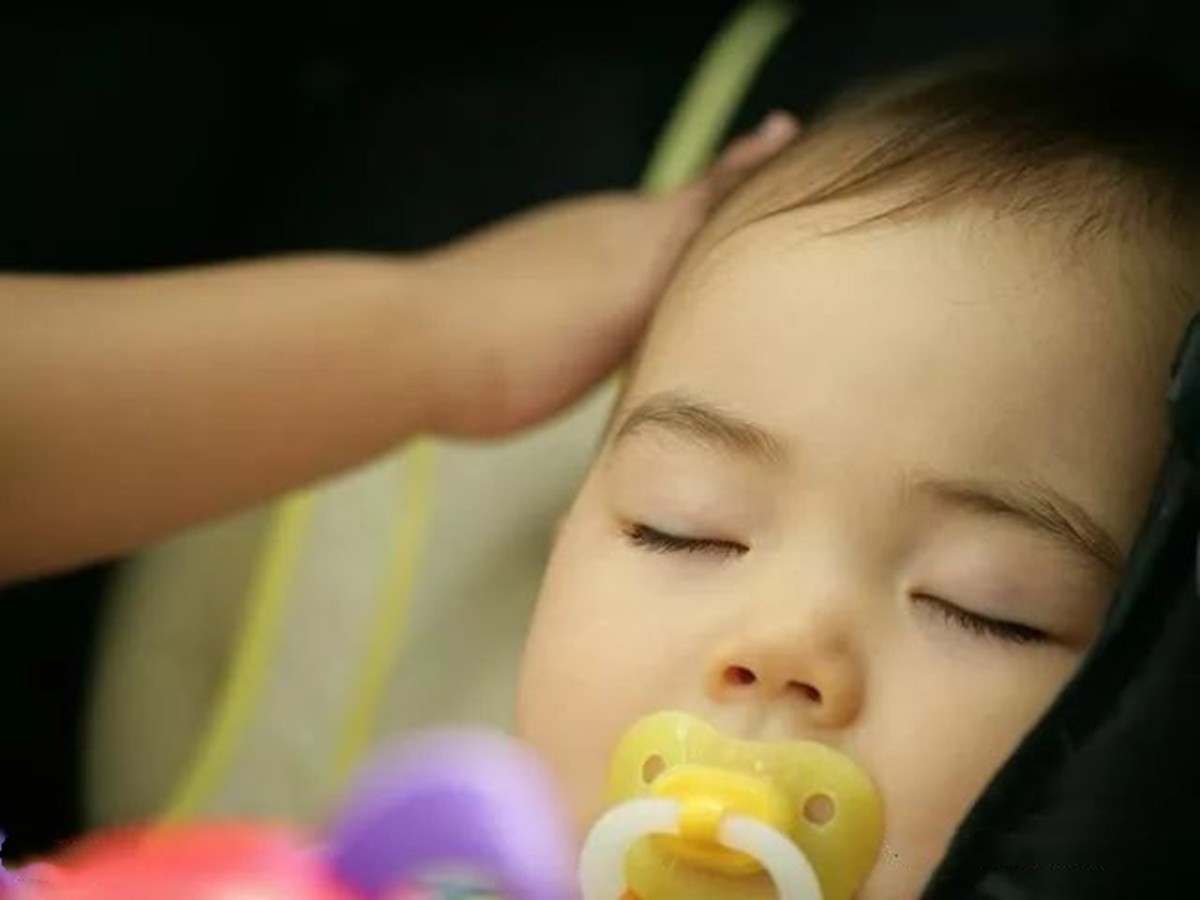 两周岁的宝宝晕车有什么应对措施,孩子晕车怎么办最有效的方法