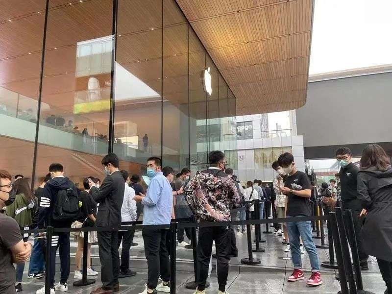 打脸苹果环保，巴西针对iPhone13系列开出罚单，保护消费者利益