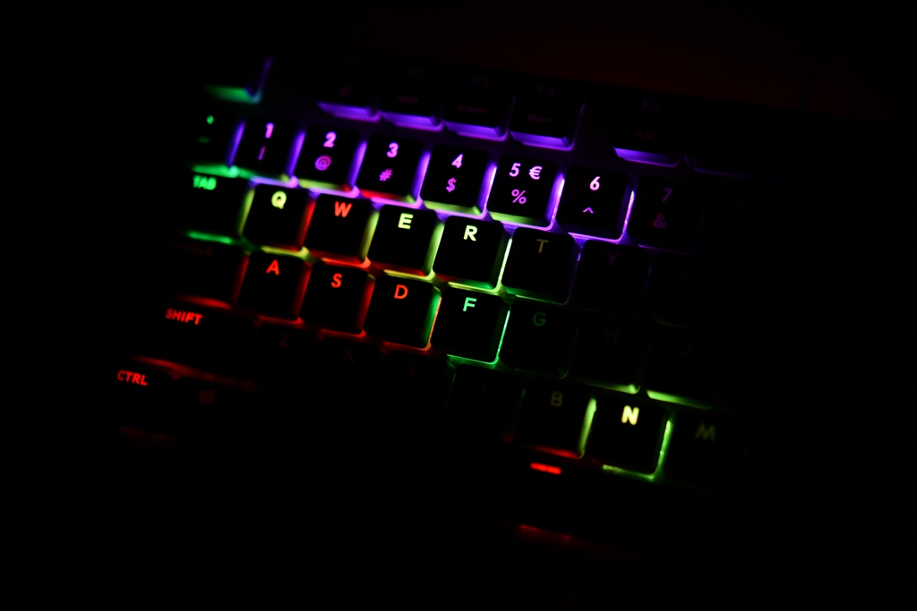 酷冷键盘sk630换键帽,酷冷至尊SK630机械键盘灯光演示