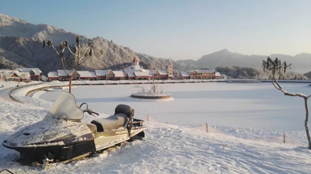 成都周边泡温泉滑雪推荐,成都滑雪泡温泉两日游