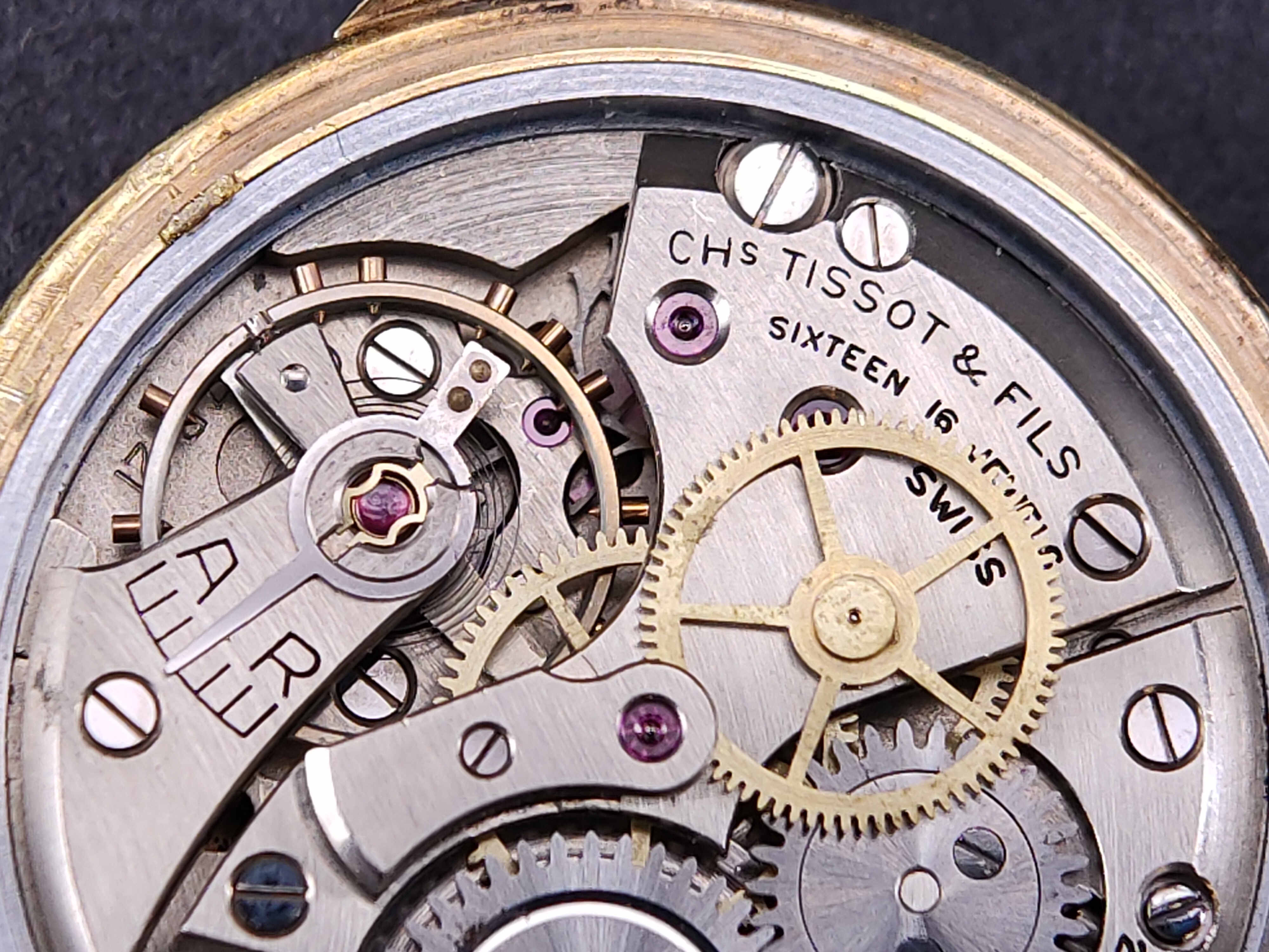 天梭哪款适合27岁男士,天梭哪个系列比较经典